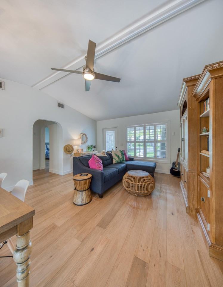 1218 N Ocean Breeze - Photo 4 of 27