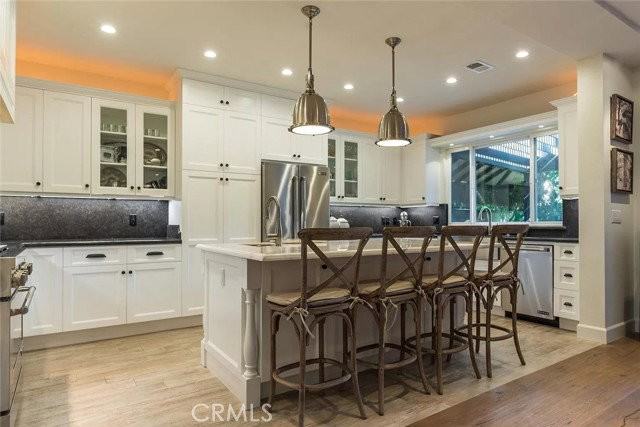 15232 Hartsook St - Photo 4 of 8