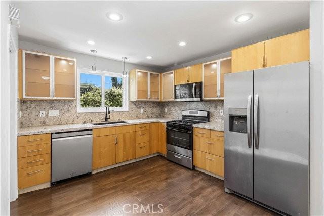 23020 Haynes St - Photo 7 of 8