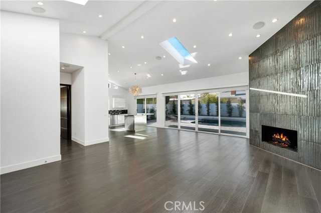 5729 Ostrom Ave - Photo 5 of 8