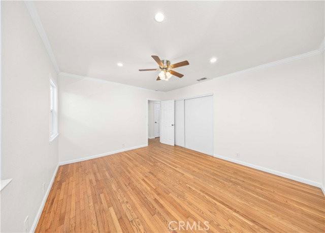 2074 N Summit Ave - Photo 3 of 8