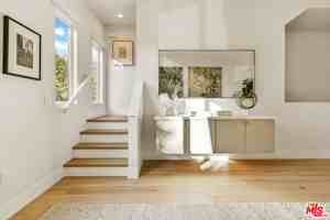 featured image of 3222 S Barrington Ave