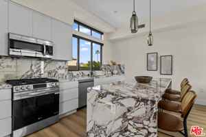 featured image of 1318 1/2 N Vista St