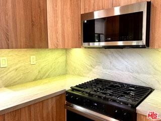 1146 Hacienda Pl #2 - Photo 5 of 8