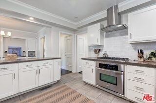 1154 N Wetherly Dr - Photo 7 of 8