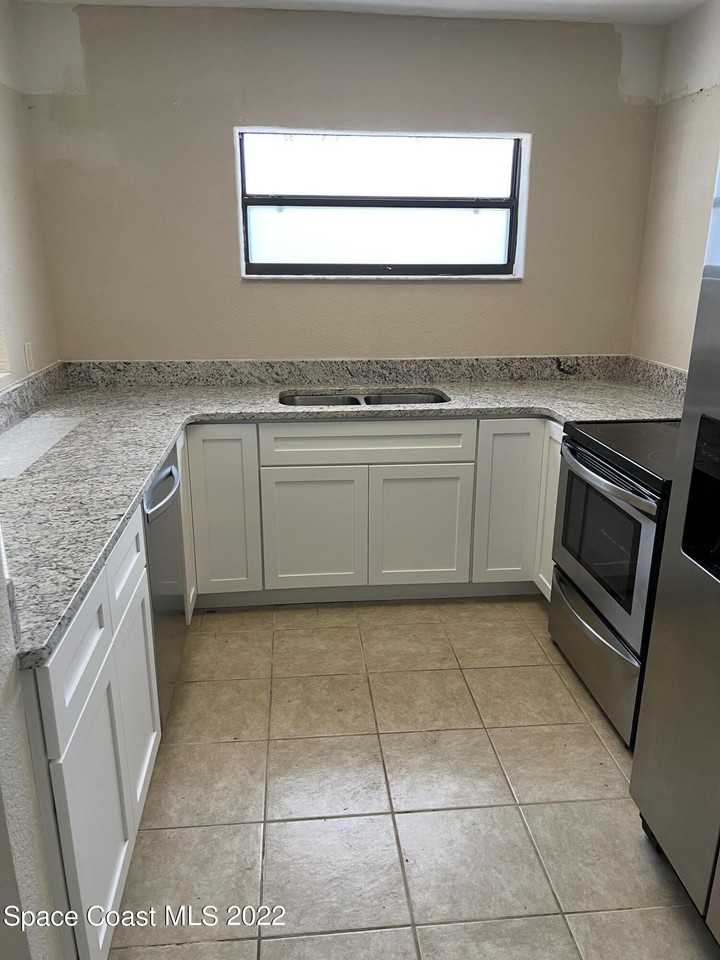 1580 Barna Ave - Photo 3 of 11