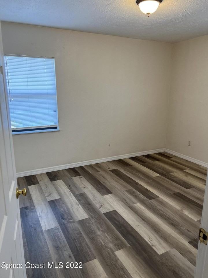 1580 Barna Ave - Photo 5 of 11