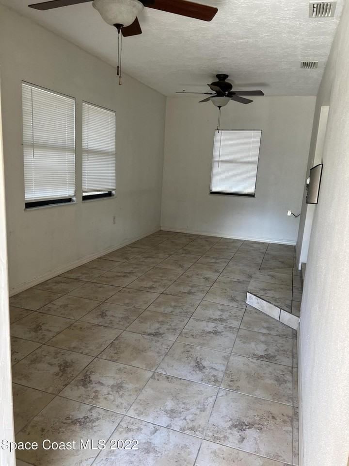 1580 Barna Ave - Photo 7 of 11