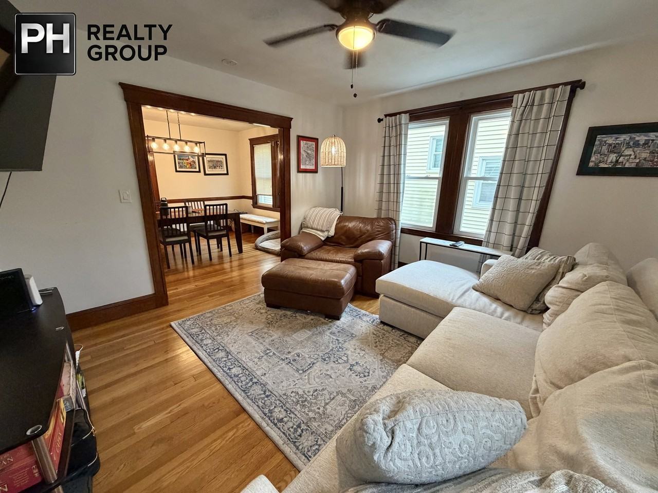 149 Lexington St - Photo 3 of 8