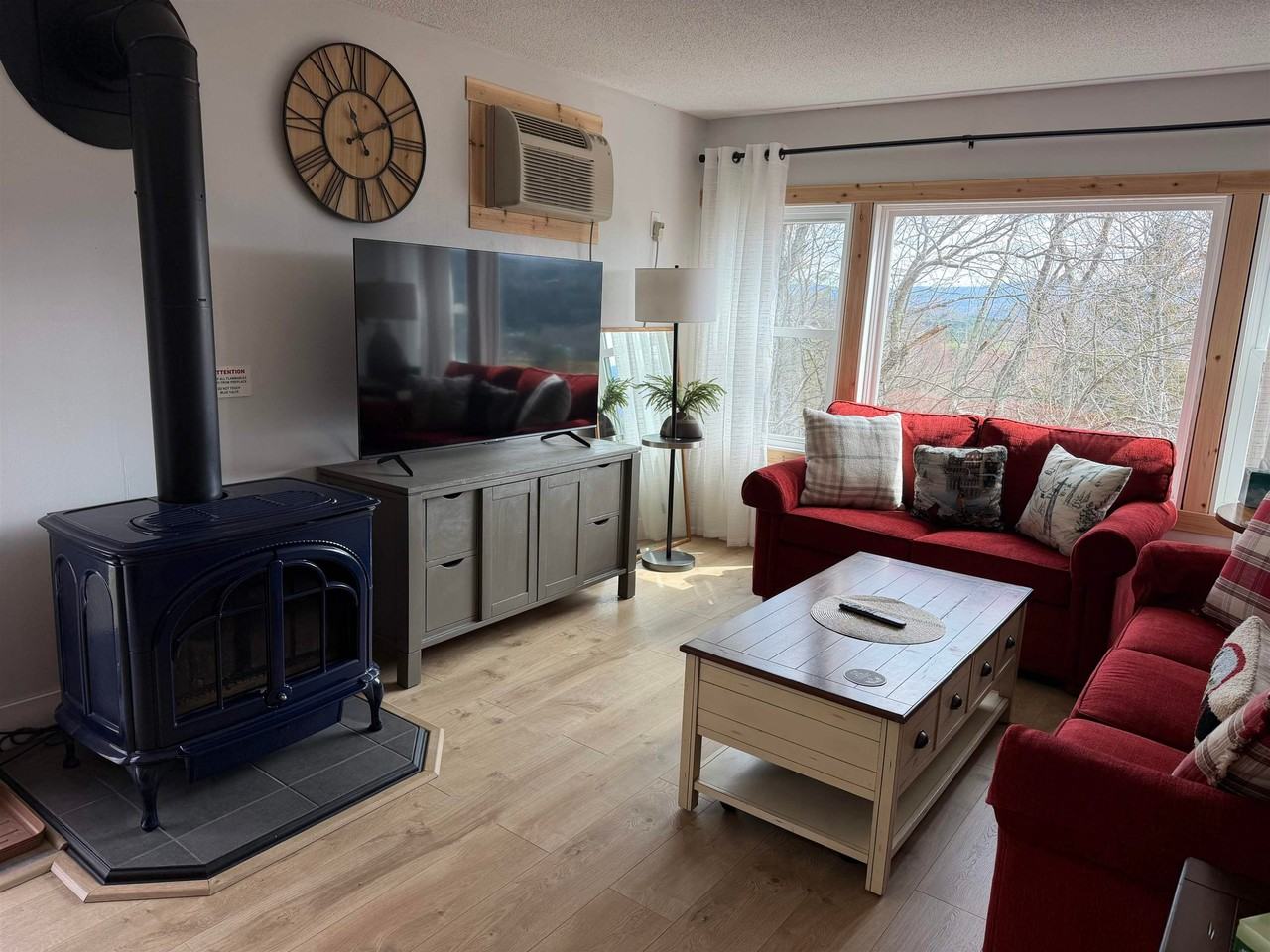 220 Mountainside Dr - Photo 3 of 11