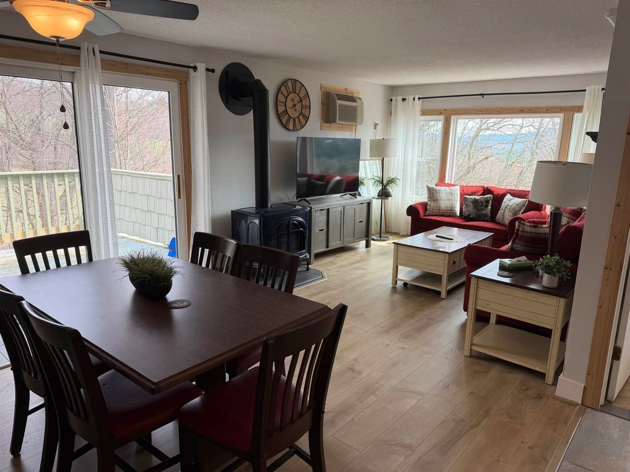 220 Mountainside Dr - Photo 4 of 11