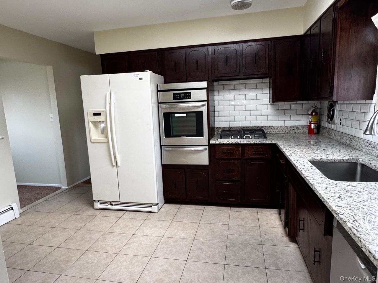 113 Maple Blvd - Photo 2 of 11