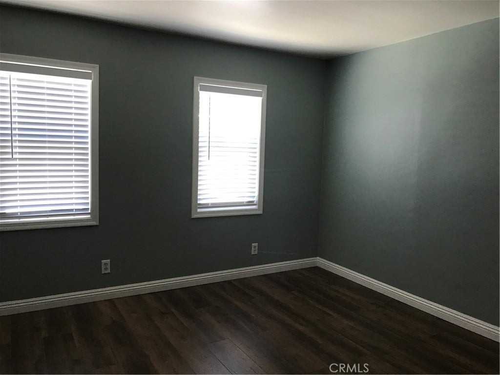 110 E Newby Ave - Photo 7 of 10