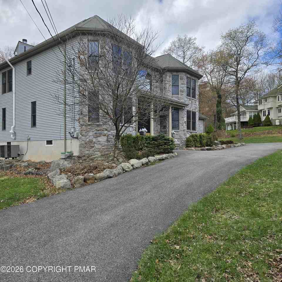 5132 Pocono Park Ln - Photo 3 of 49