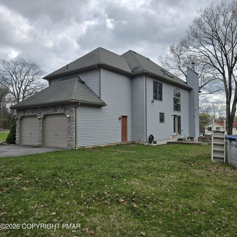 5132 Pocono Park Ln - Photo 4 of 49