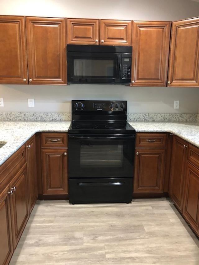 9048 N Travis Dr - Photo 5 of 12