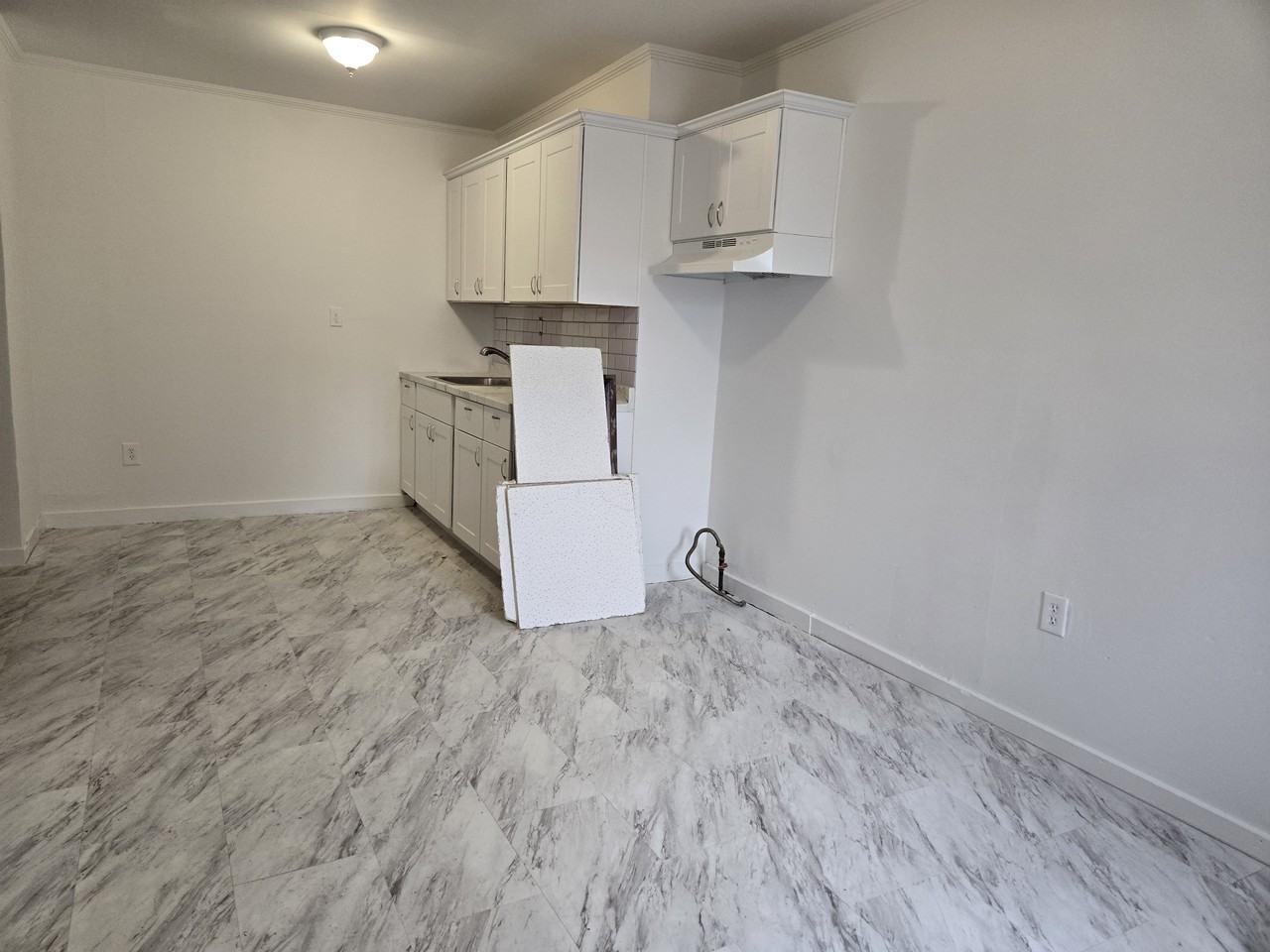 232 Stuyvesant Ave Apt 1 - Photo 3 of 6