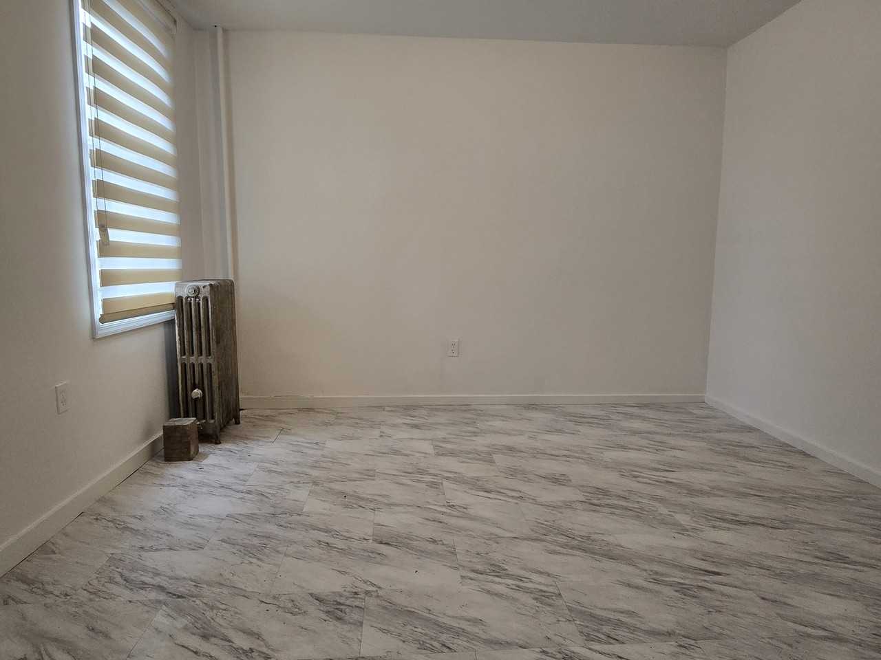 232 Stuyvesant Ave Apt 1 - Photo 5 of 6