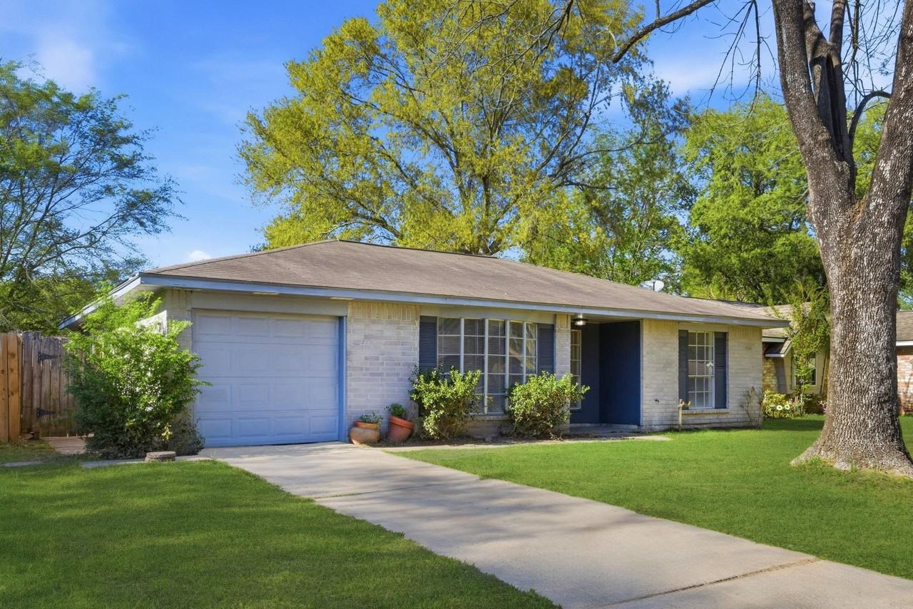 4438 Mccleester Dr - Photo 2 of 15