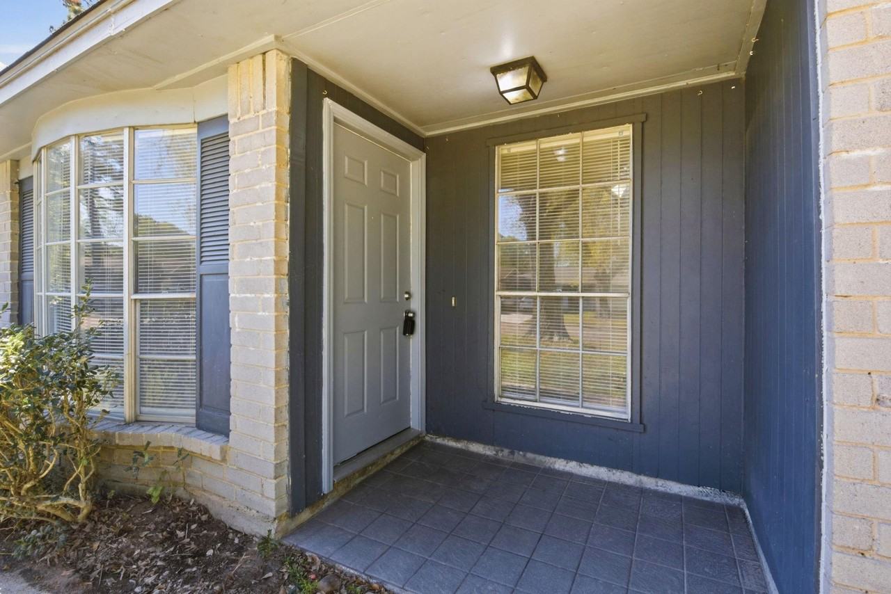 4438 Mccleester Dr - Photo 3 of 15