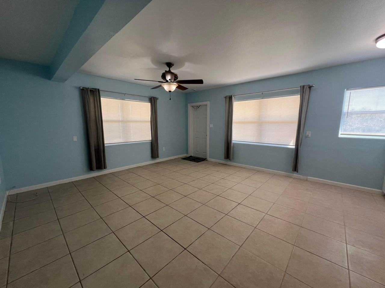 708 Avenue I ##A - Photo 2 of 9