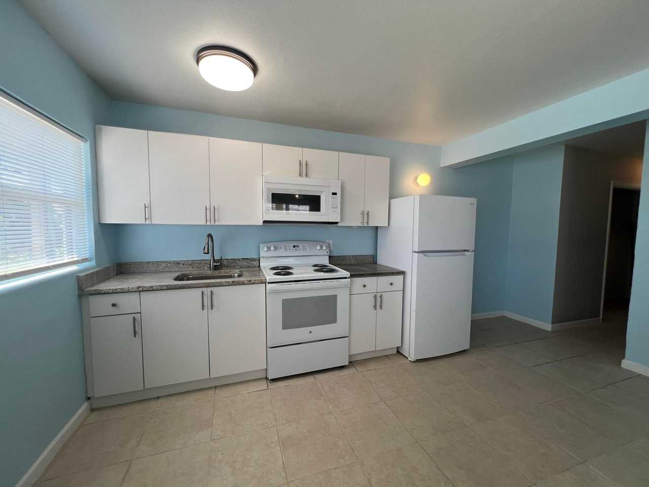 708 Avenue I ##A - Photo 3 of 9