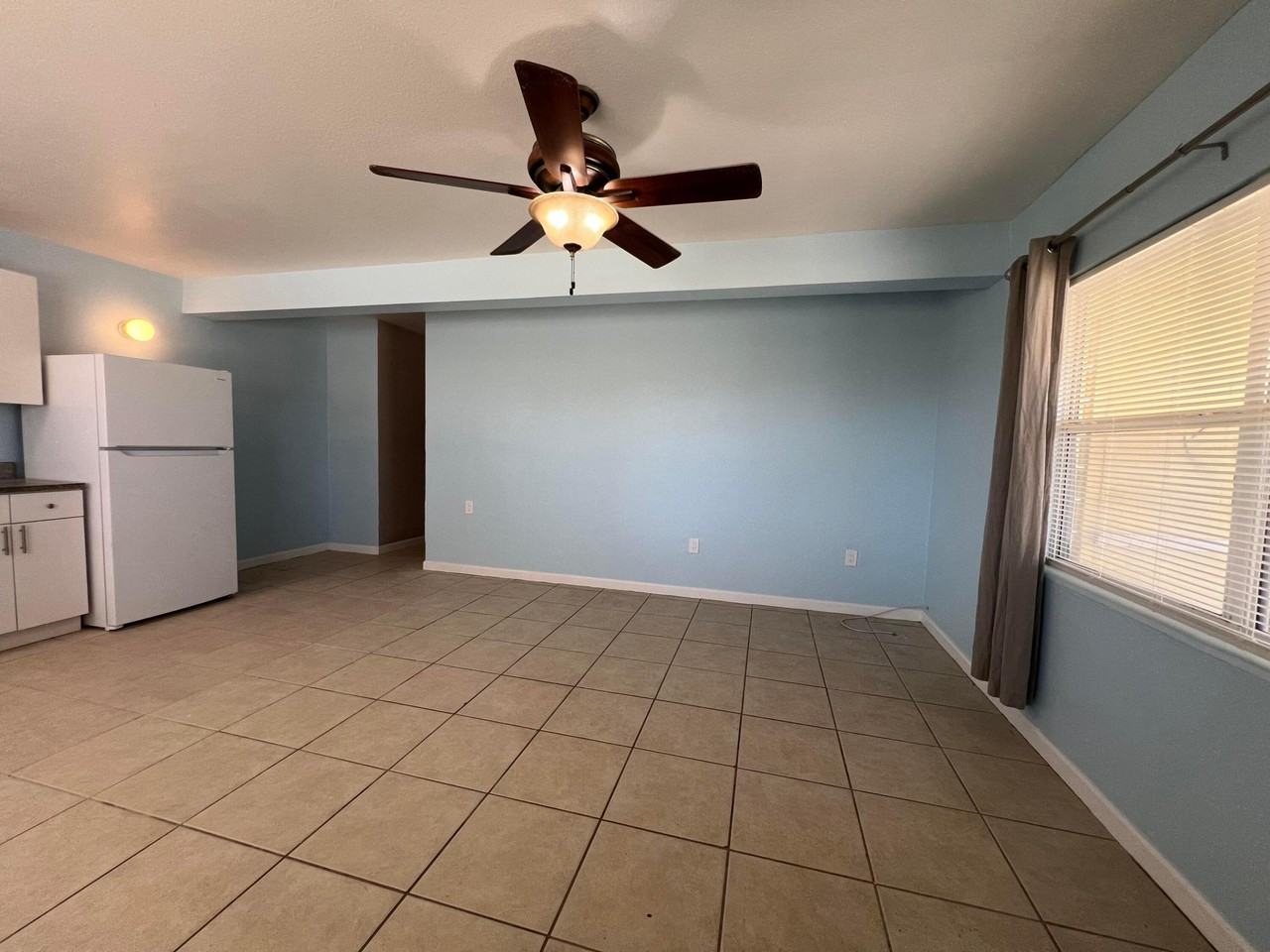 708 Avenue I ##A - Photo 4 of 9