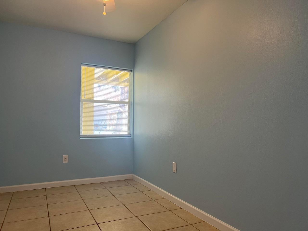 708 Avenue I ##A - Photo 7 of 9