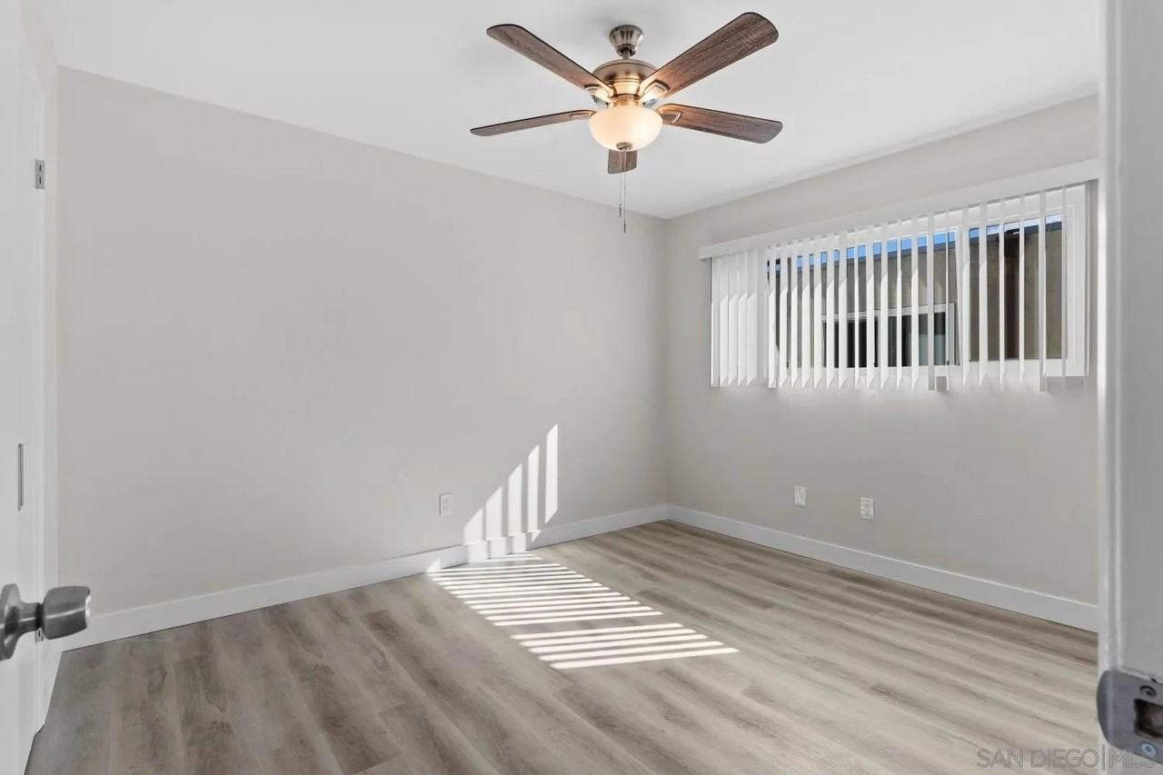 3817 Marlborough Ave Unit 1/2 - Photo 4 of 6