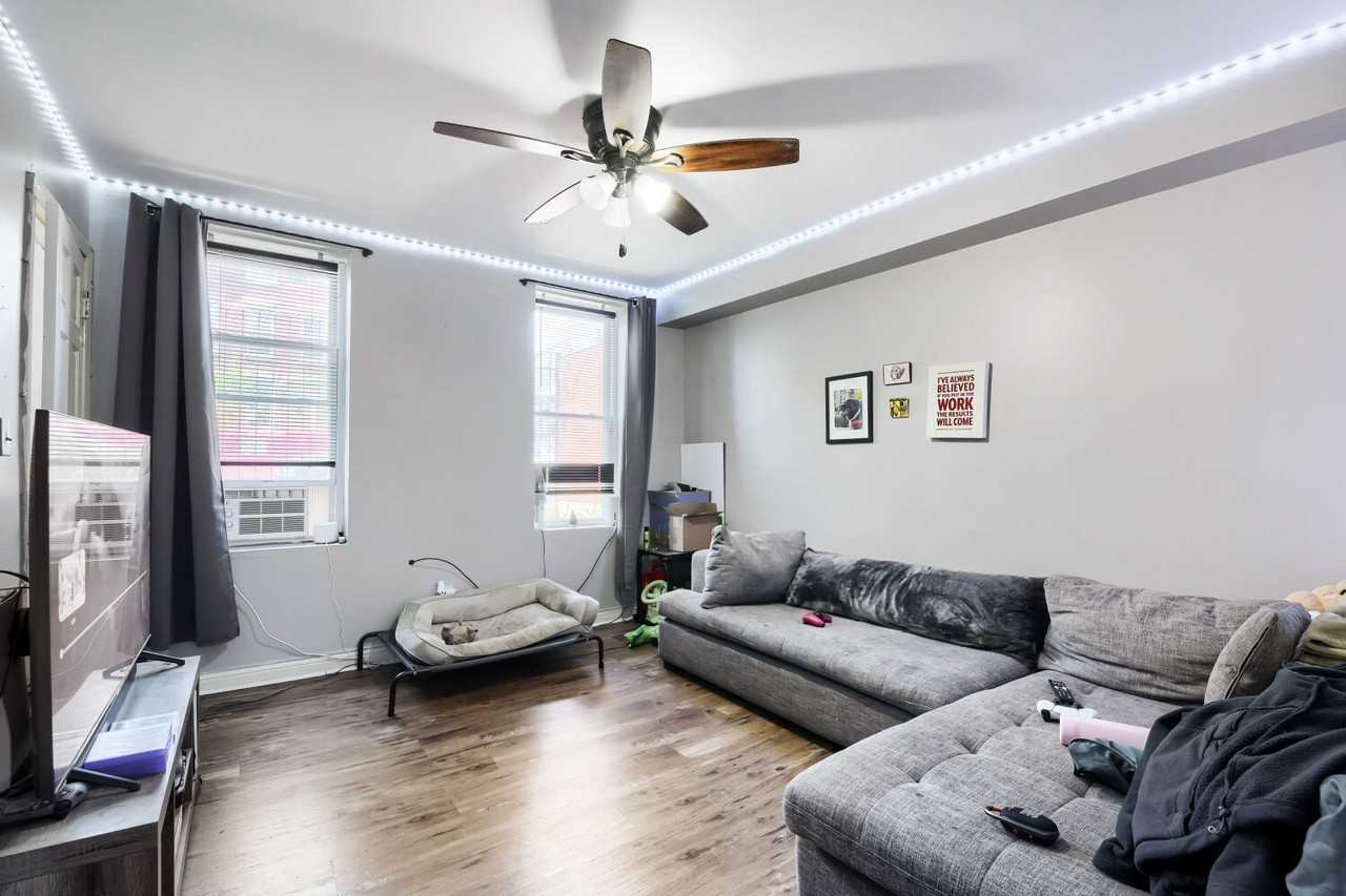 3237 S Aberdeen St Apt 1f - Photo 2 of 11