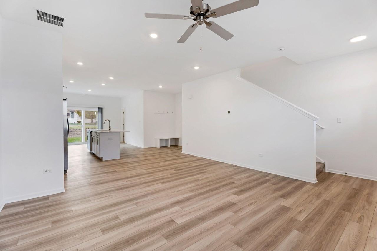 471 E 127th Pl - Photo 3 of 27