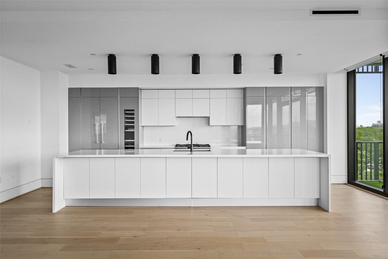 2406 Tangley St #200 - Photo 5 of 20