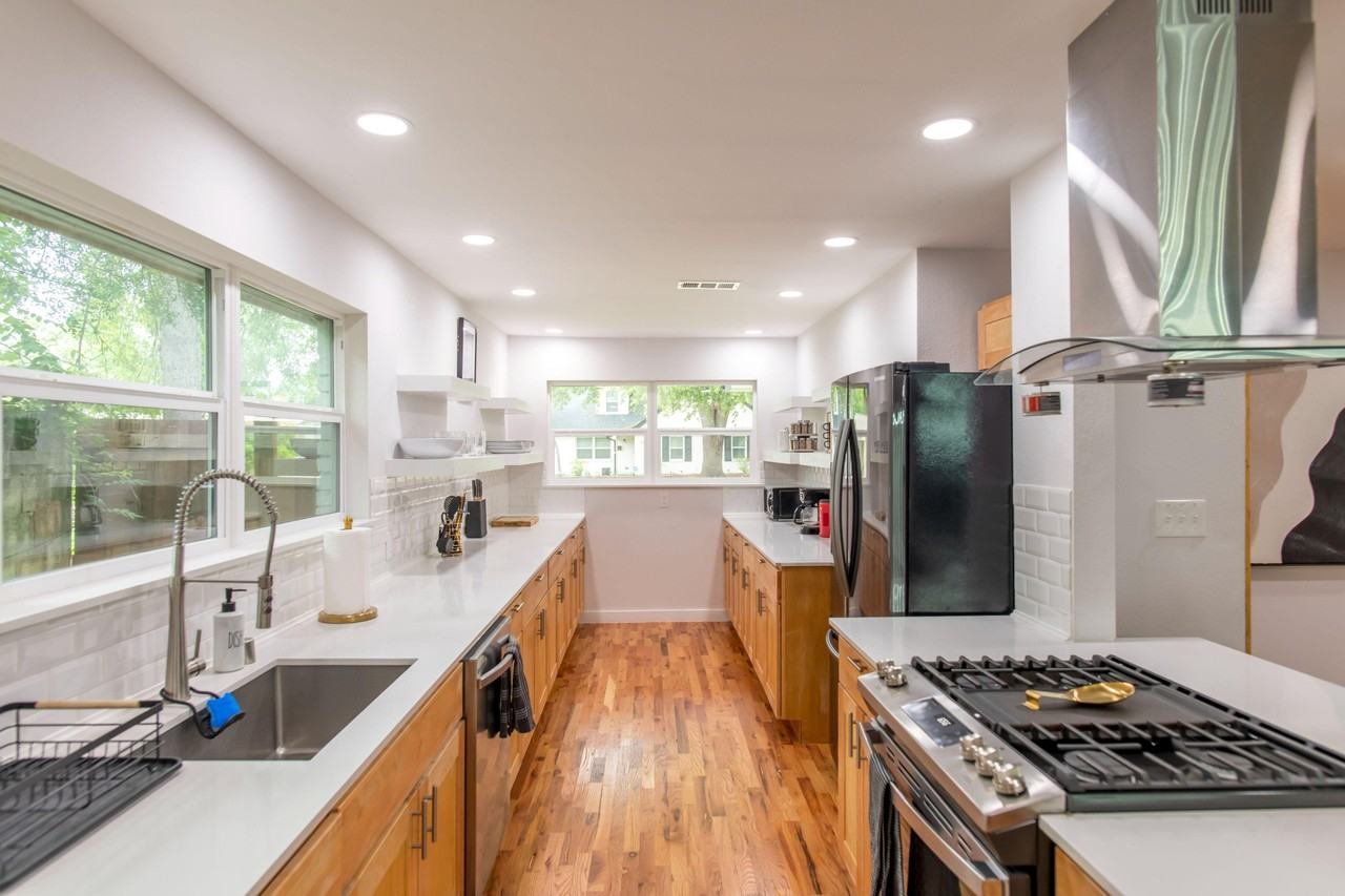 Walnut St - Photo 7 of 26