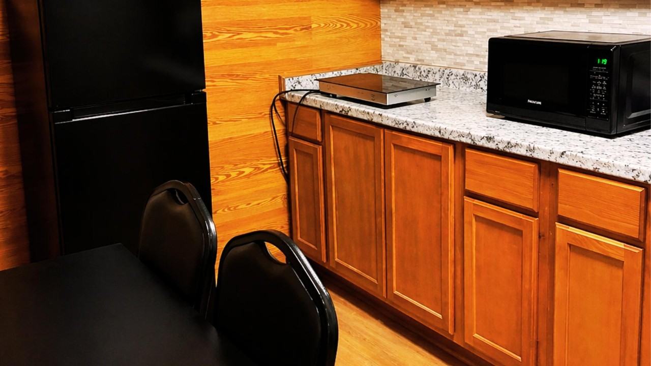 E Division St - Photo 4 of 6