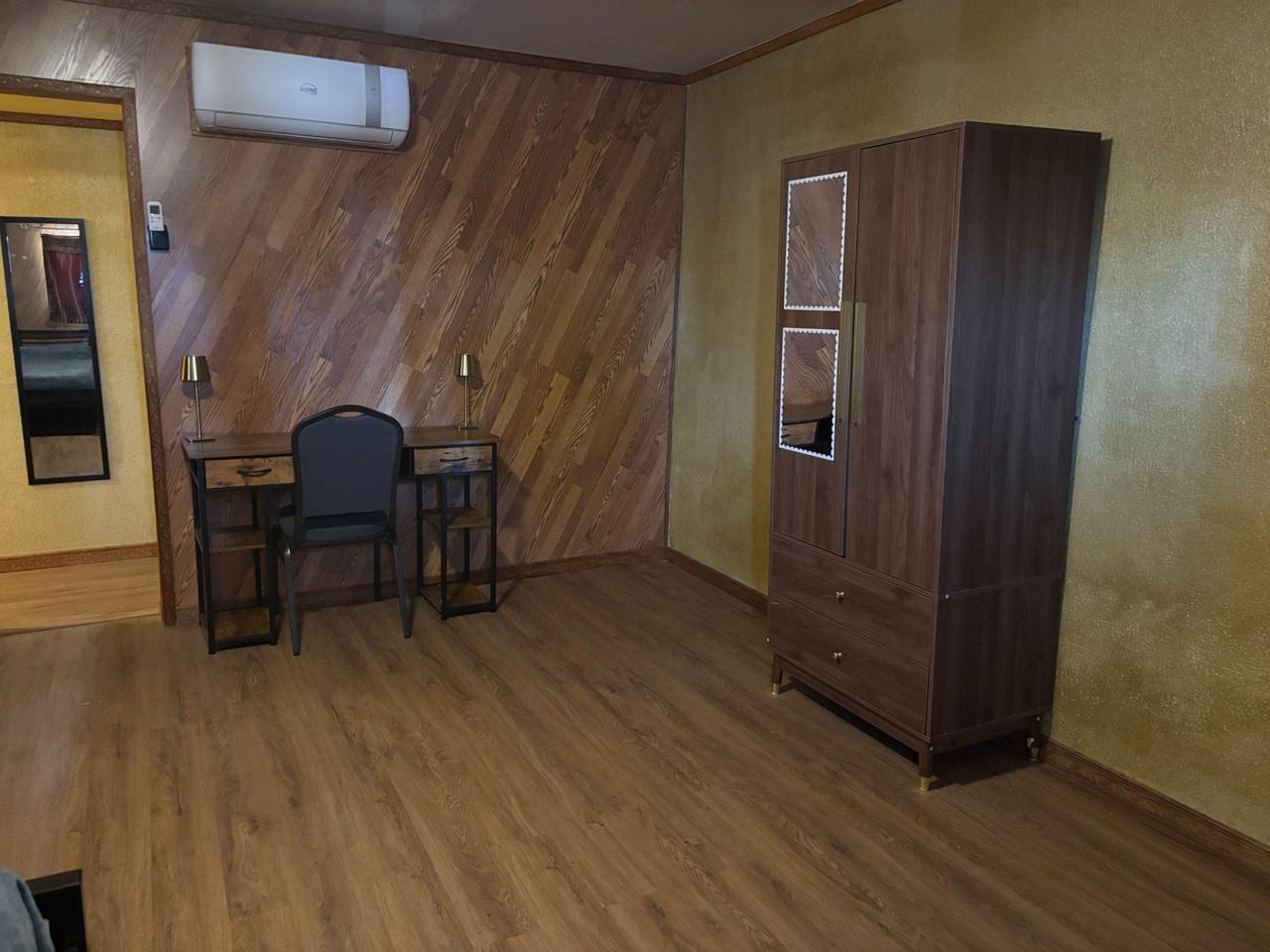 E Division St - Photo 6 of 6