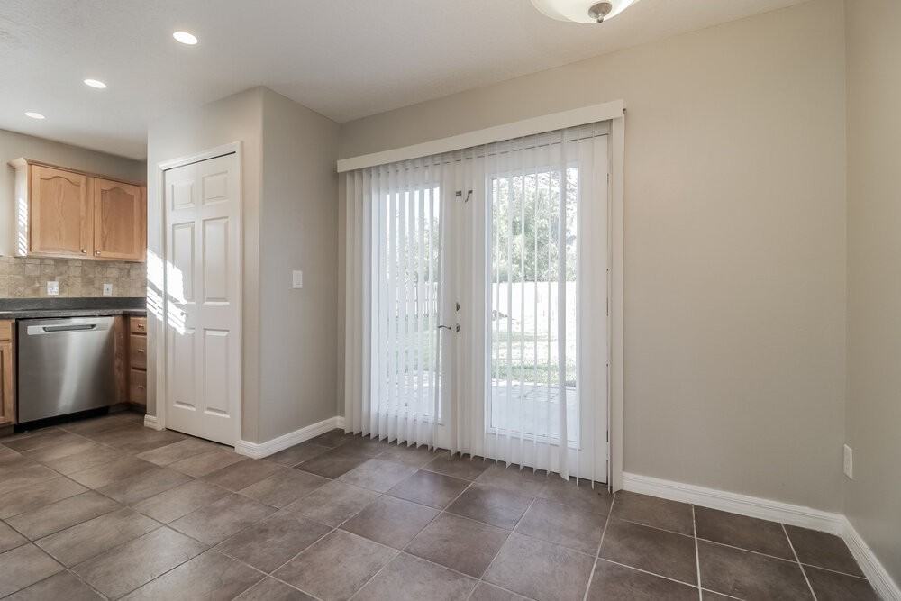 20411 Marlin St - Photo 6 of 17