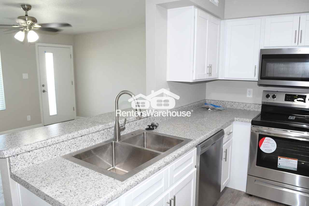 7519 N 12th St #5 - Photo 6 of 10