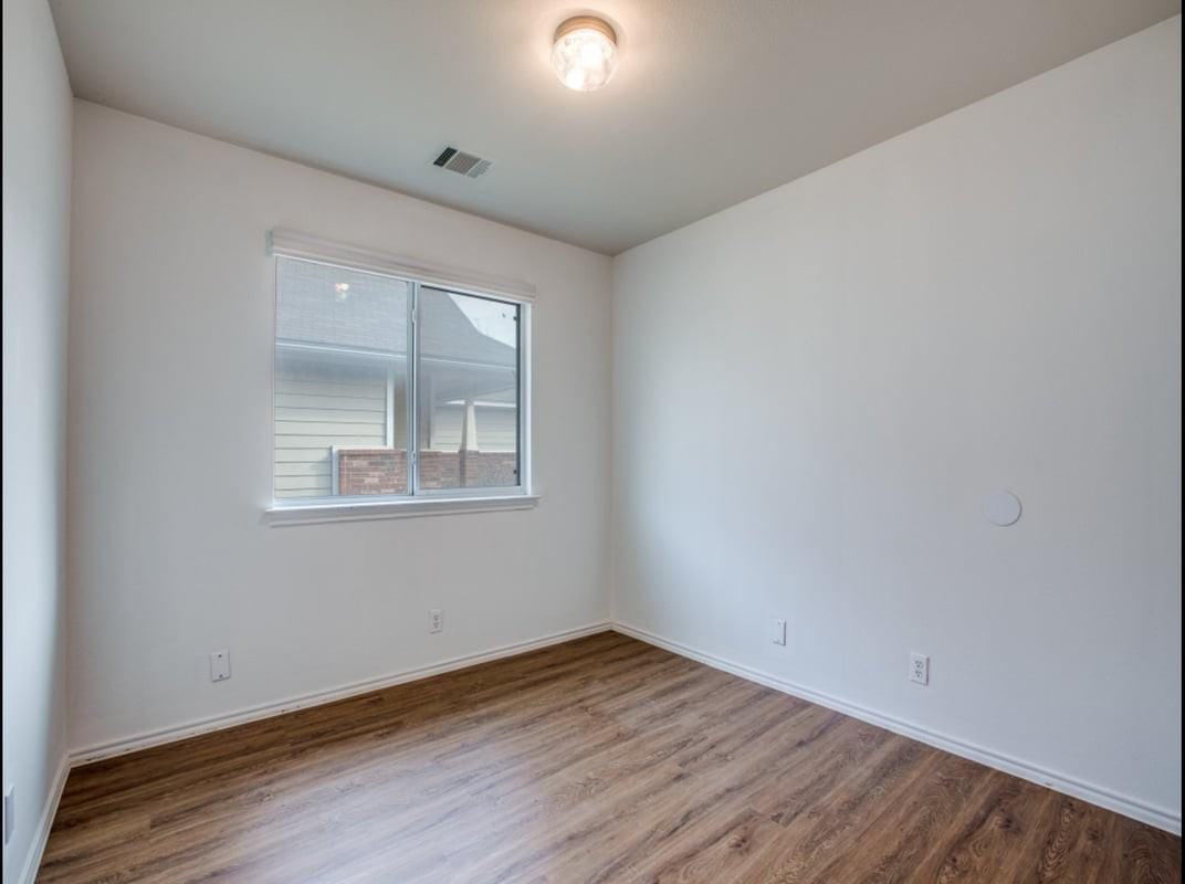 319 Willow Grove Dr - Photo 6 of 13