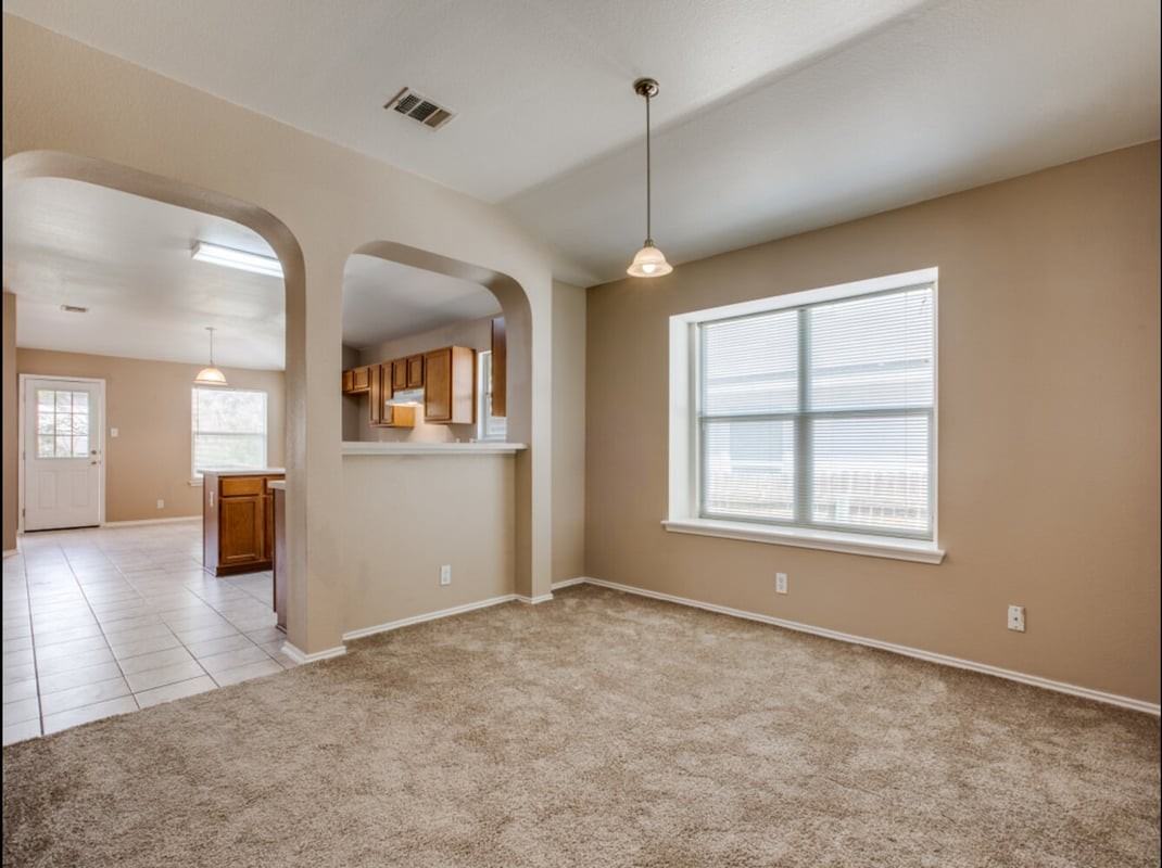 611 Granite Clf - Photo 3 of 11