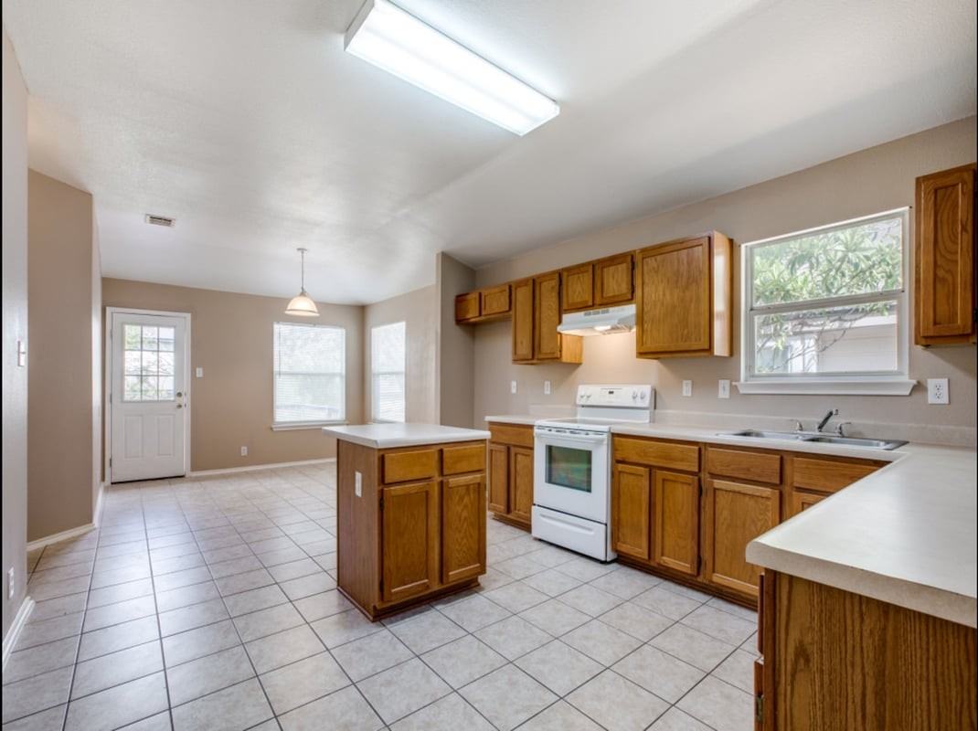 611 Granite Clf - Photo 5 of 11