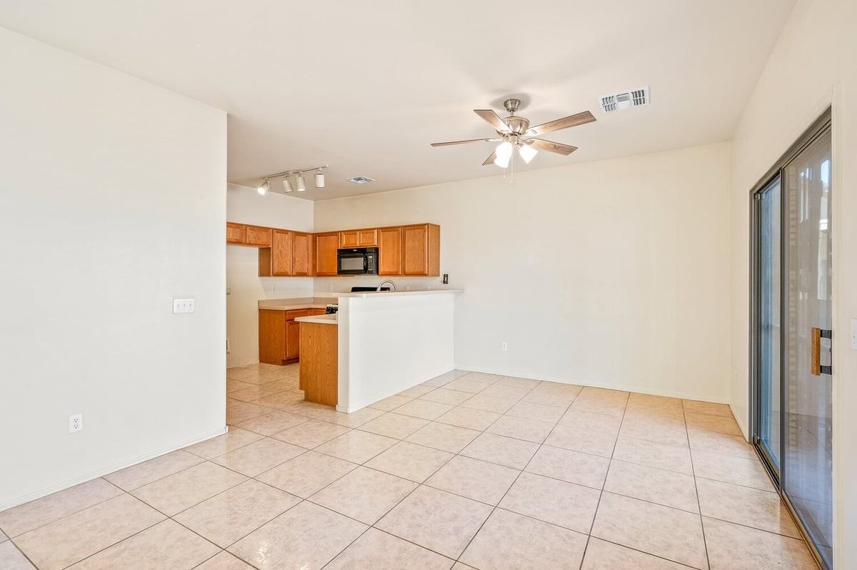 8254 W Kerr St - Photo 6 of 31