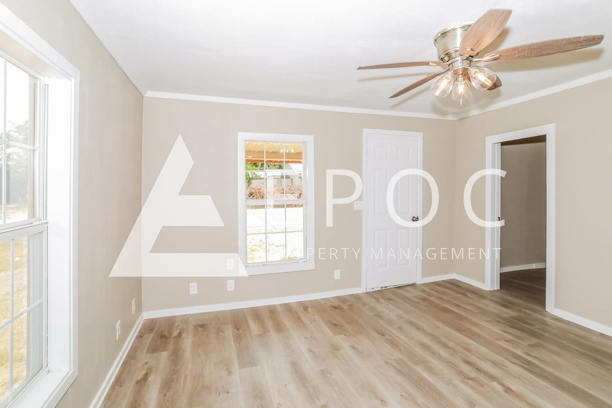 635 E 3rd St - Photo 7 of 15