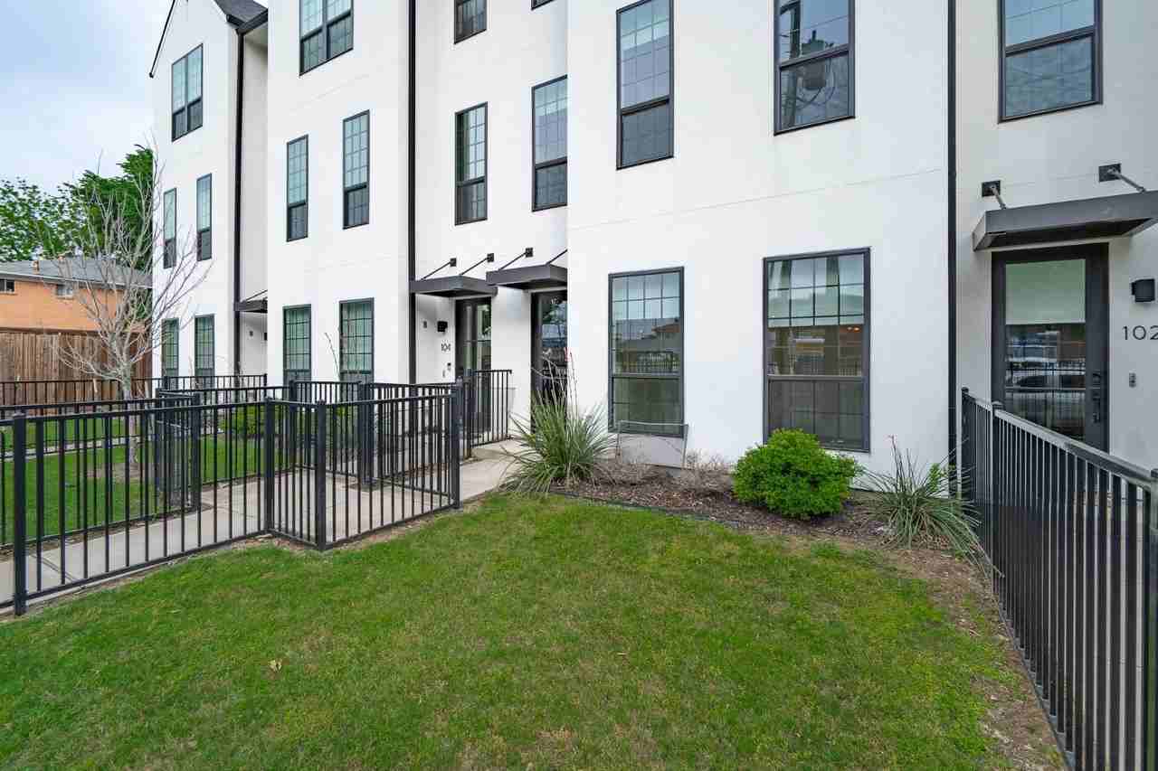 4808 San Jacinto St #204 - Photo 3 of 23