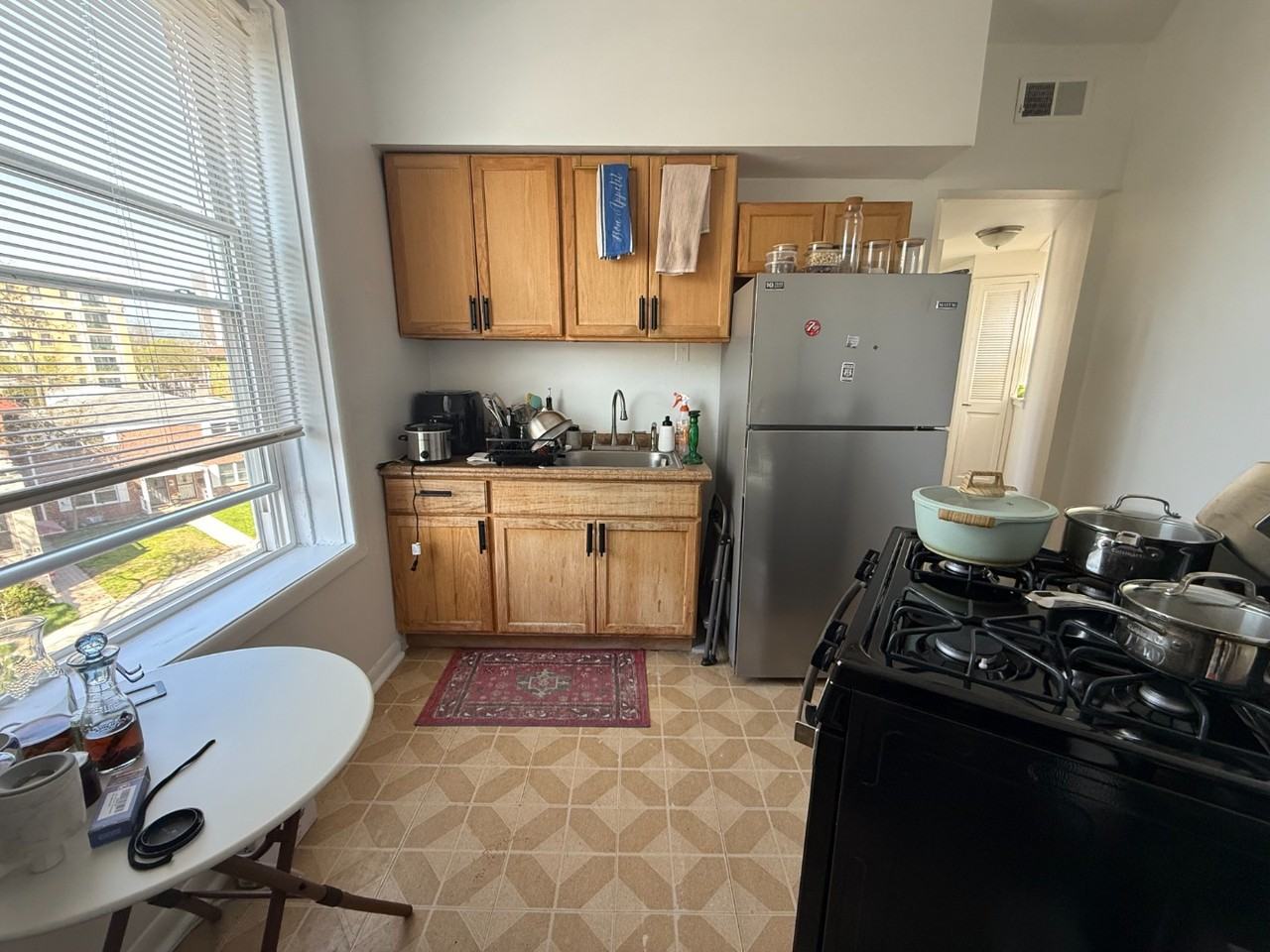7529 N Rogers Ave #3 - Photo 5 of 8