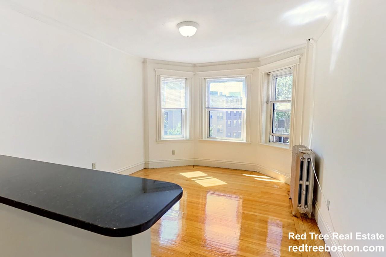 15 Queensberry St #35