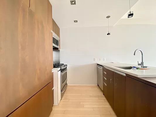 601 Ocean Pkwy #4E - Photo 5 of 10