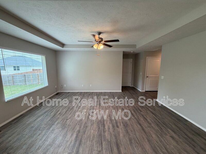 1318 Houston Ct - Photo 4 of 13