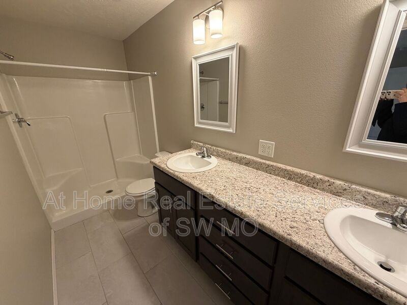 1318 Houston Ct - Photo 6 of 13