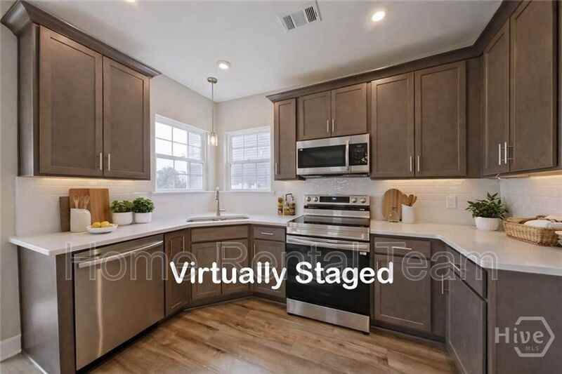 215 James Dr - Photo 7 of 25