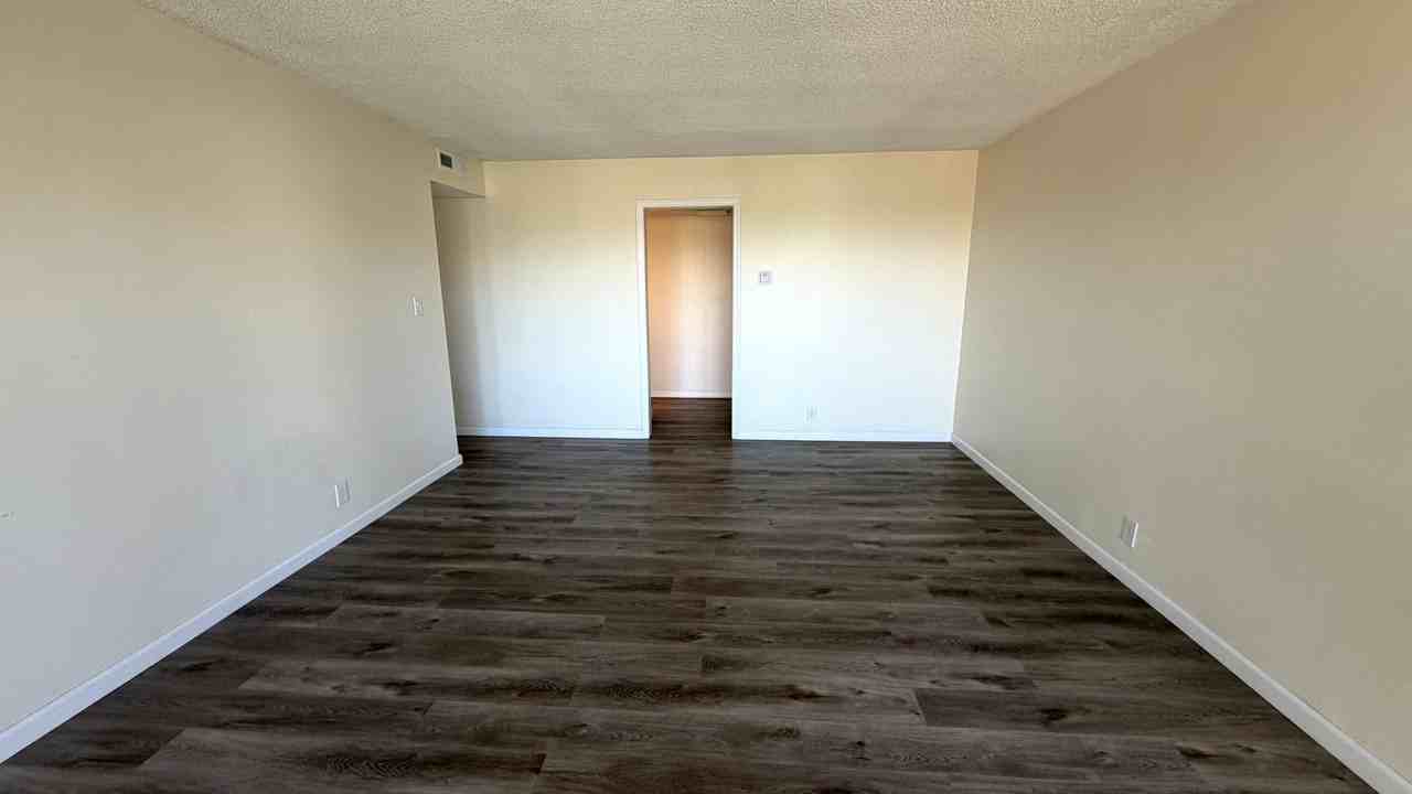 3620 S PACIFIC AVE - Photo 7 of 13